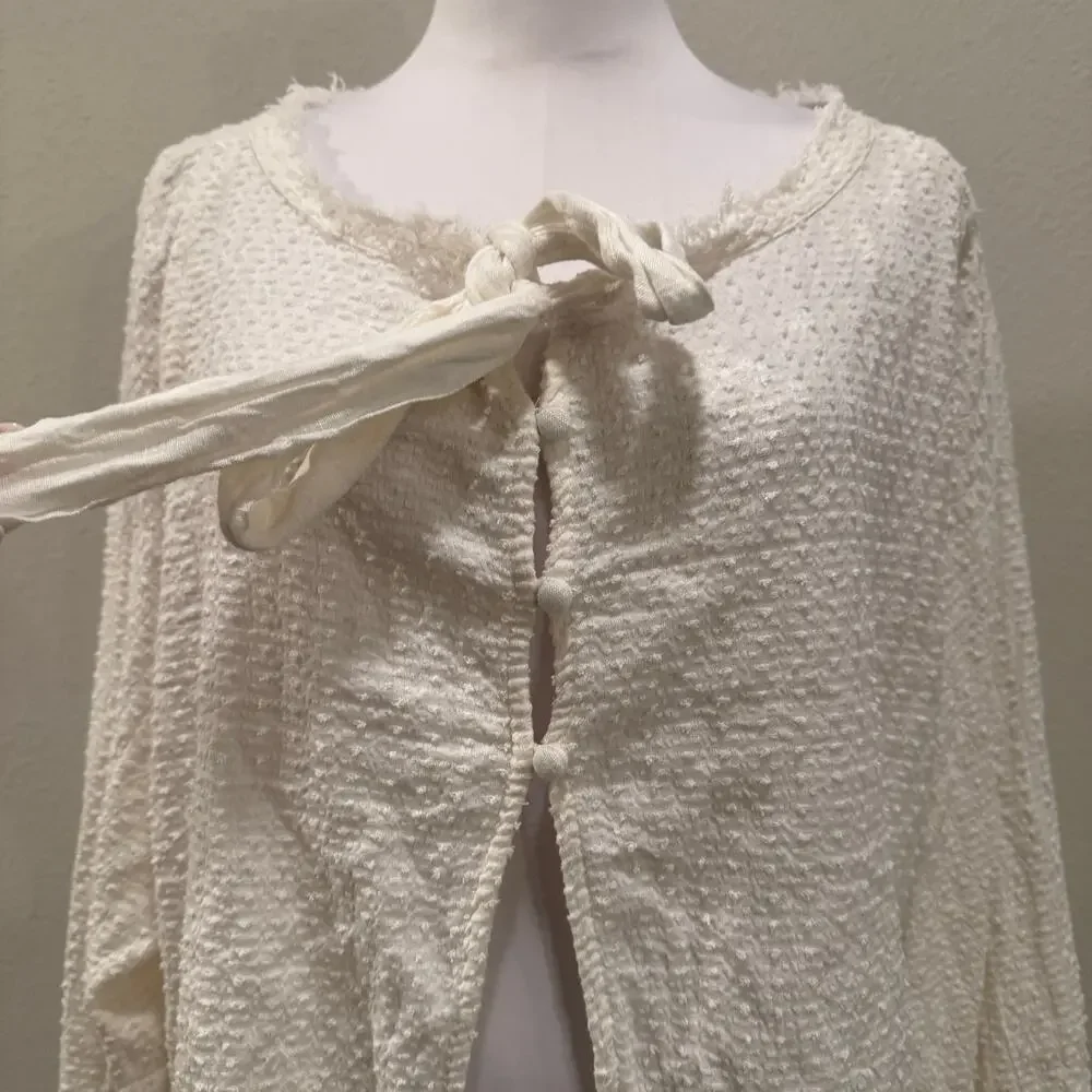 Free People Walkin In Hueco Crop Oversized Tie Button Back Top Medium Boho Ivory